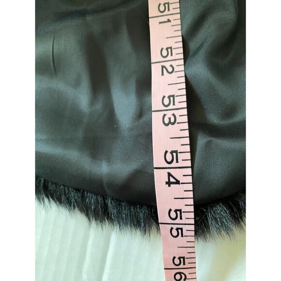 Tngan NWT Glam Rave Party Black Faux Fur Wrap Stole With Satin Lining Size S - Picture 8 of 9
